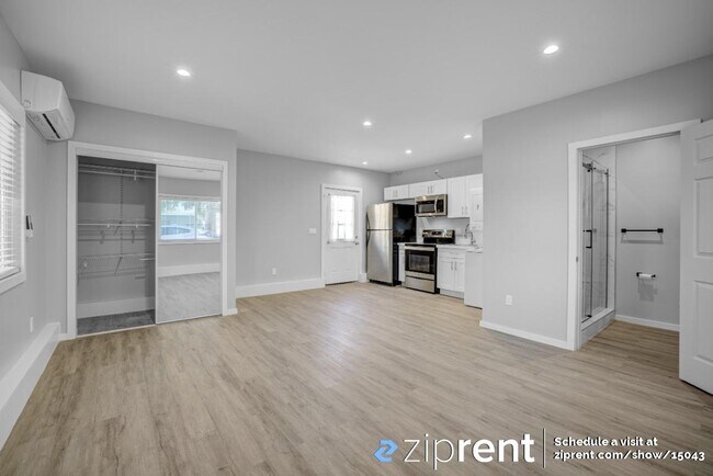 Foto del edificio - 9742 Gerald Ave