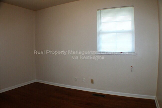 Foto del edificio - 516 Inwood Dr