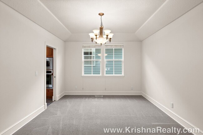 Building Photo - Beautiful Bauer Highlands 4 BD* 2.5 BA* Si...