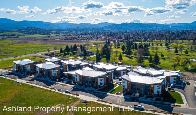 Foto del edificio - 1574 Myers Ln