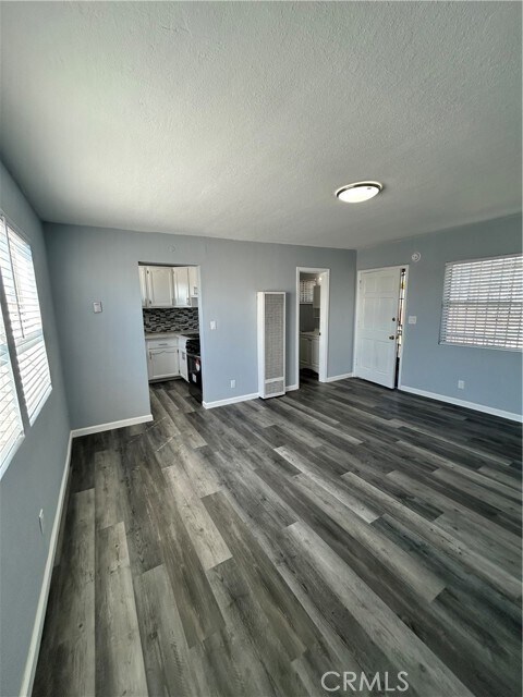 Foto del edificio - 6517 Avalon Blvd