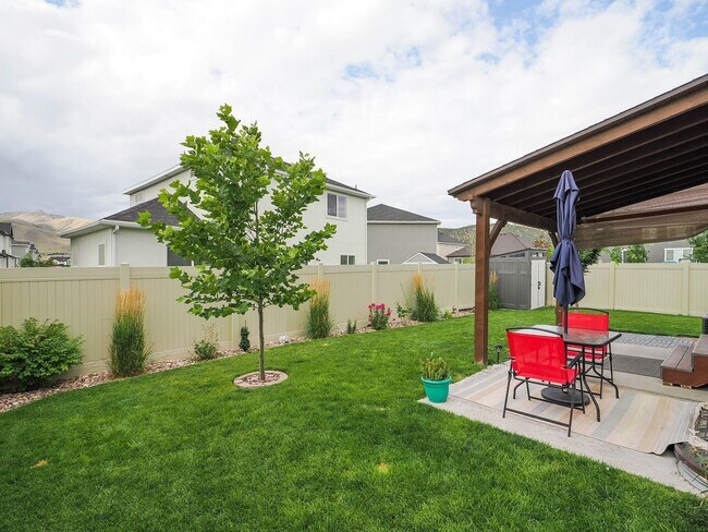 Foto del edificio - Beautiful Home in Eagle Mountain