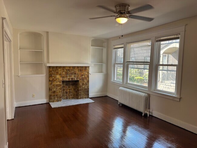 Foto del edificio - 5714 Beacon St