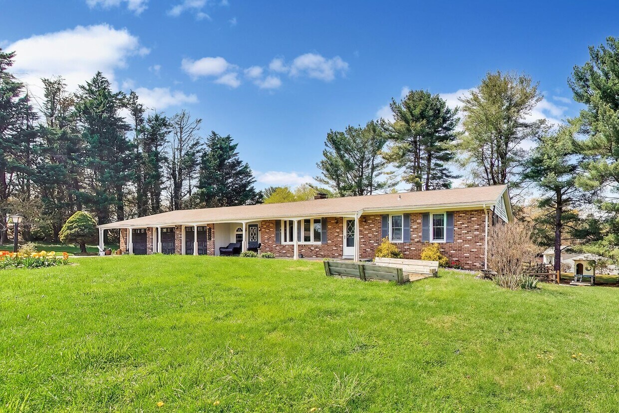 Foto del edificio - Love this space and location!