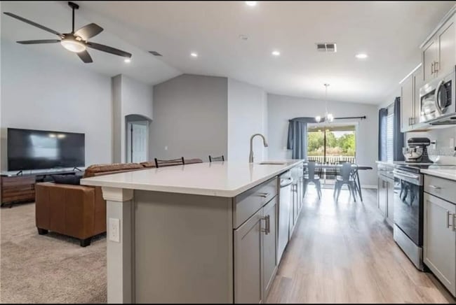 Building Photo - 6945 Gideon Cir