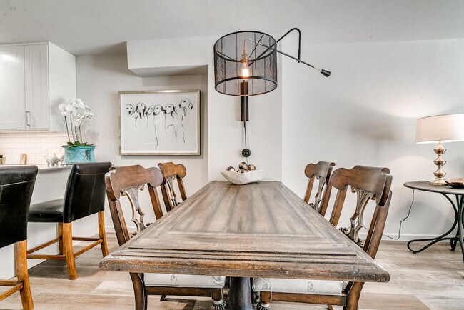 Foto del edificio - 1110 Sherwood Ln