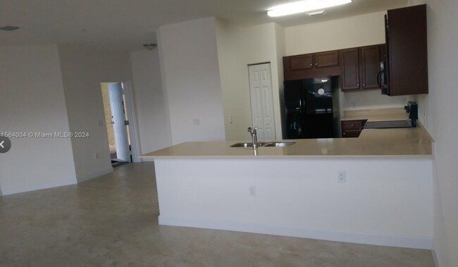 Foto del edificio - 290 NW 109th Ave