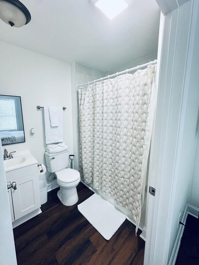 Building Photo - 31 David St