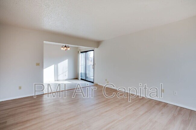 Building Photo - 535 S Lulu Ave