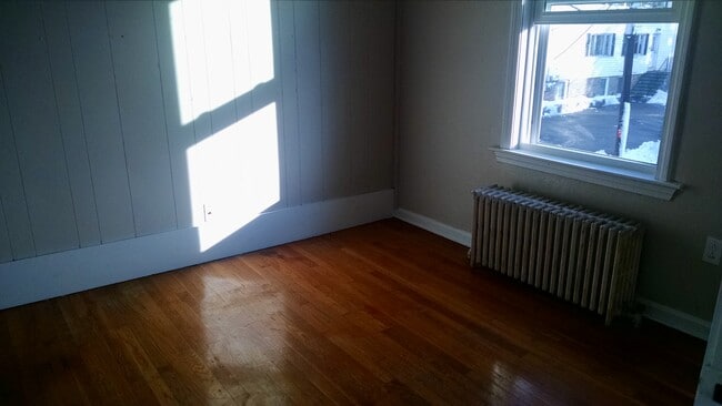 Building Photo - 104 Locust Street