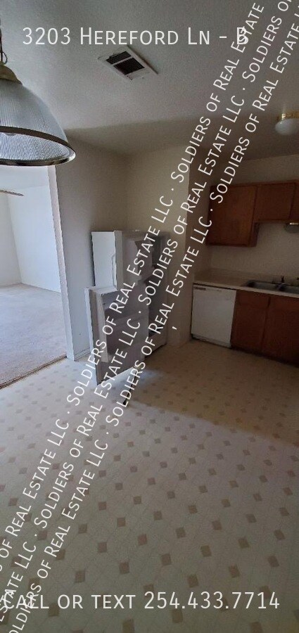 Foto del edificio - 3203 Hereford Ln