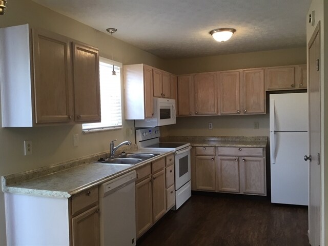 Foto del edificio - 6800 Fallon Lane