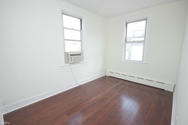 Building Photo - 2121 41st St
