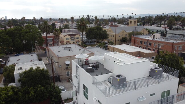 rooftop deck - 2627 Somerset Dr