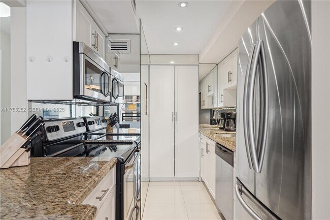 Foto del edificio - 3505 S Ocean Dr