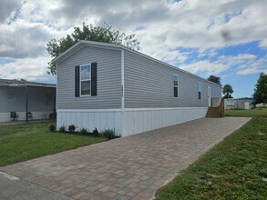 Building Photo - 1011 Myakka Dr