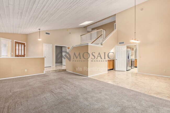 Foto del edificio - 10156 E Becker Ln