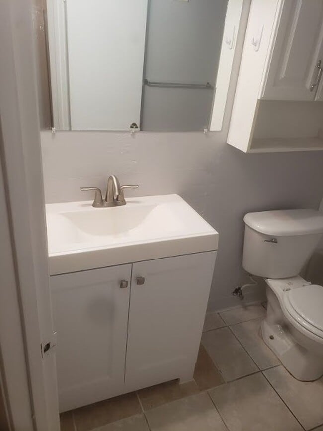Building Photo - COMING SOON! 1 BED 1 BATH IN THE HEART OF SUNRISE