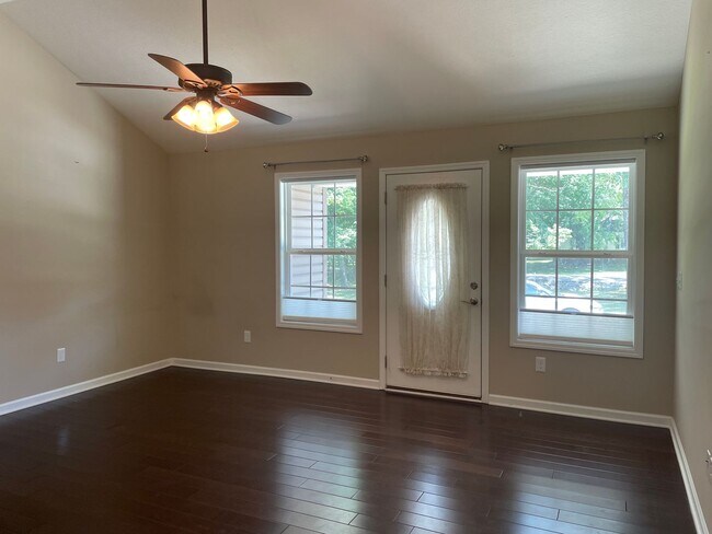 Building Photo - Practically New 3 BR, 2 BA, with Private B...