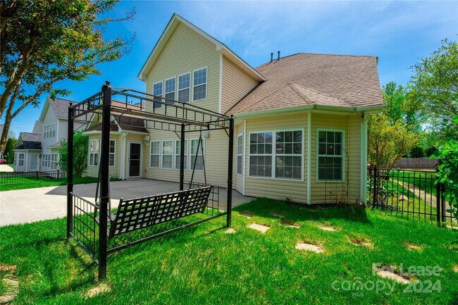Building Photo - 15139 Redwood Valley Ln
