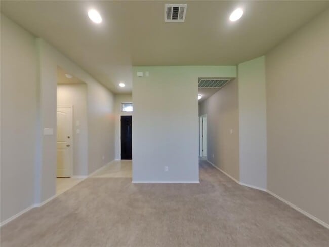 Building Photo - 123 Finley St
