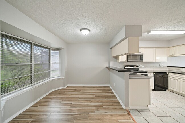 Building Photo - 13464 Castilian Dr