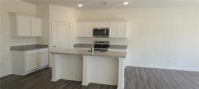 Building Photo - 132 Verona Dr NW