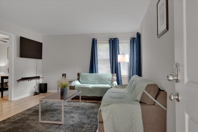 Foto del edificio - 803 W Markham Ave