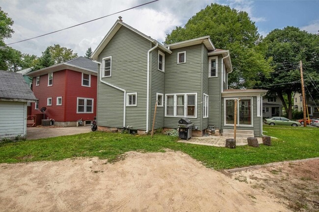 Building Photo - 1505 Adams St