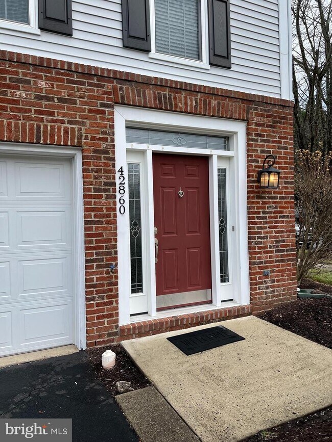 42860 Golf View Dr, Chantilly, VA 20152 Townhome Rentals in Chantilly VA