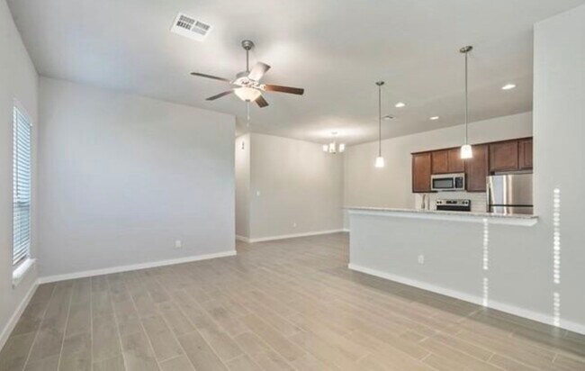 Foto del edificio - 218 Oakcrest