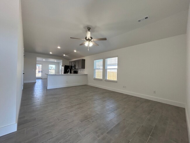 Building Photo - Brand New 4 bedroom 2 bath house, 2 car ga...