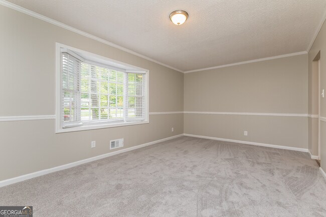 Building Photo - 5898 Lake Acworth Dr