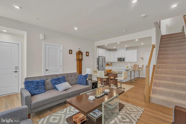Building Photo - 4608 Olivine Dr