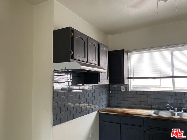 Foto del edificio - 3613 Whiteside St