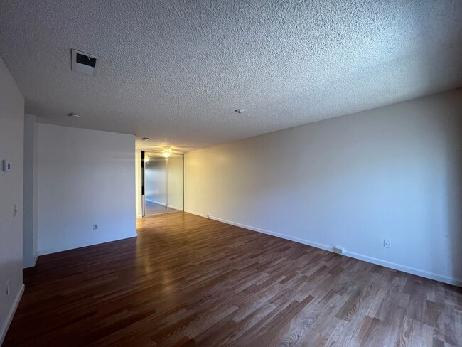 Foto del edificio - PURE Property Management Presents: Inviting single story two-bedroom condo in Rohnert Park!