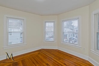 Building Photo - 54-56-56 Clantoy St