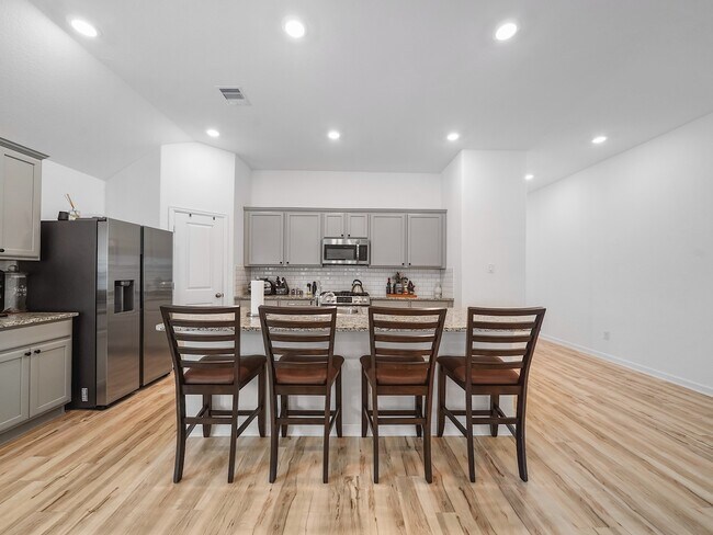 Foto del edificio - 6210 Glenwick Park Rd