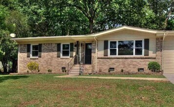 Building Photo - 12005 Greenleaf Dr SE