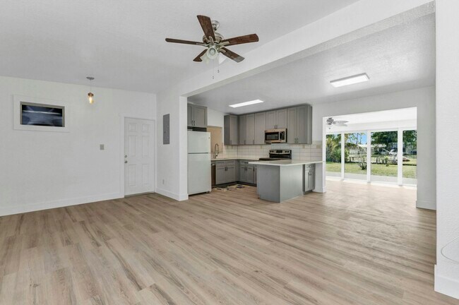 Building Photo - 501 Palmetto Dr