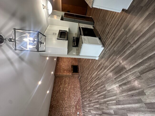 Foto del edificio - 5500 Hillcrest Ln