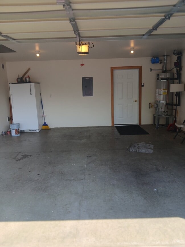 Building Photo - 5760 Correll Dr