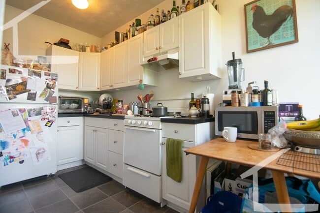 Building Photo - 105 Brainerd Rd