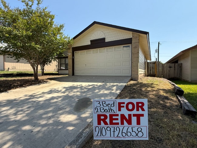 Photo - 7230 Grassy Trail House