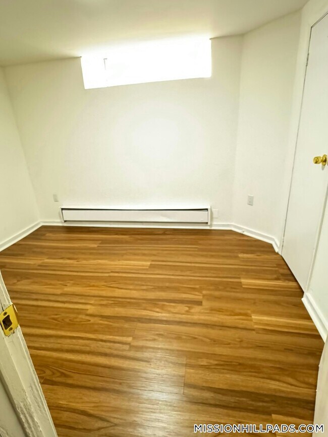 Foto del edificio - 684 Parker St
