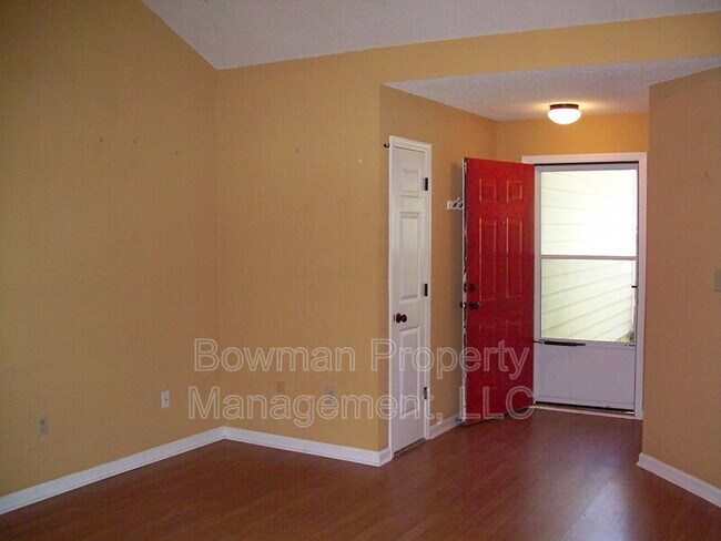 Foto del edificio - 141 Wakefield Dr