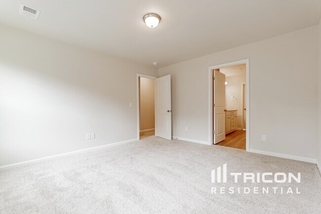 Foto del edificio - 252 Boulder Rdg Lp