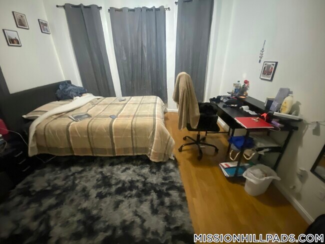 Foto del edificio - 715 Parker St