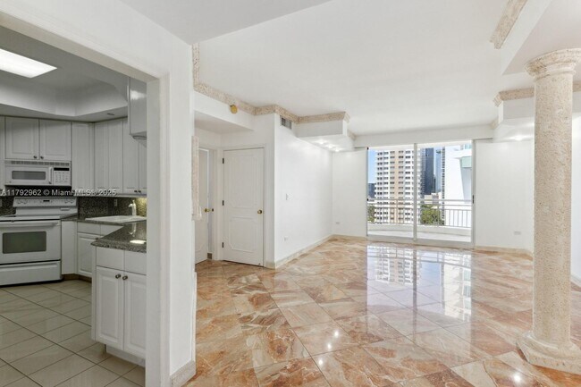Foto del edificio - 888 Brickell Key Dr