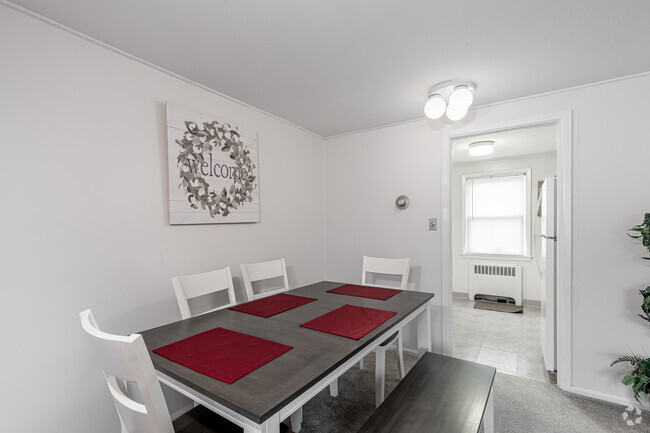 2BR, 1BA - Main St - Dining Area - Brookside Commons